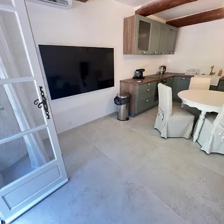 Le Repaire Magique Apartment *